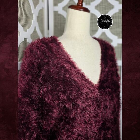 Renvy Women's Maroon/Oxblood Plush Eyelash Fuzzy Sweater Size M - Picture 3 of 11